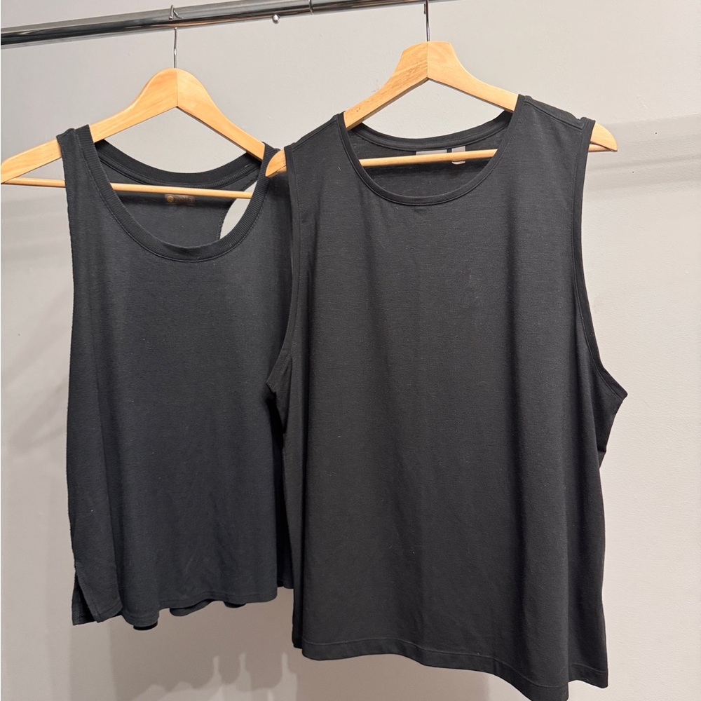 Two Zella Black and Gray Sleeveless Boxy Tank Top